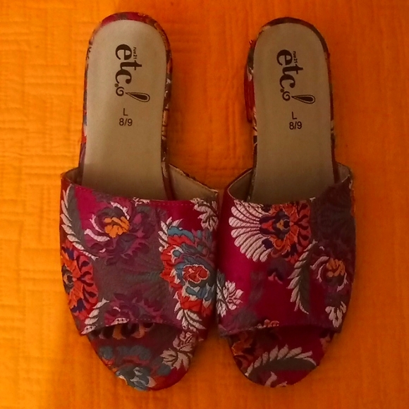 Rue21 Soft Fabric Sandals - Picture 1 of 5
